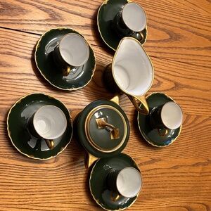Elegant Green and Gold Dinnerware Set
